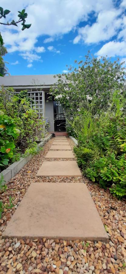 Abigail'S Garden Cottage Montagu Bagian luar foto